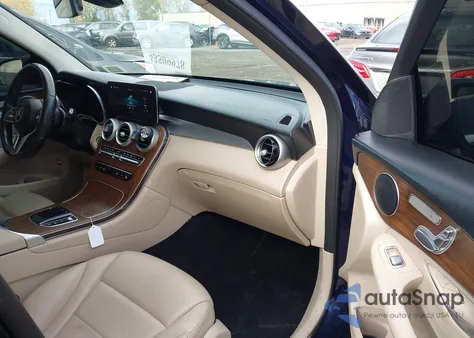 2021 Mercedes-Benz Glc 300 4Matic Suv z USA, uszkodzony, nr VIN W1N0G8EB8MF883765